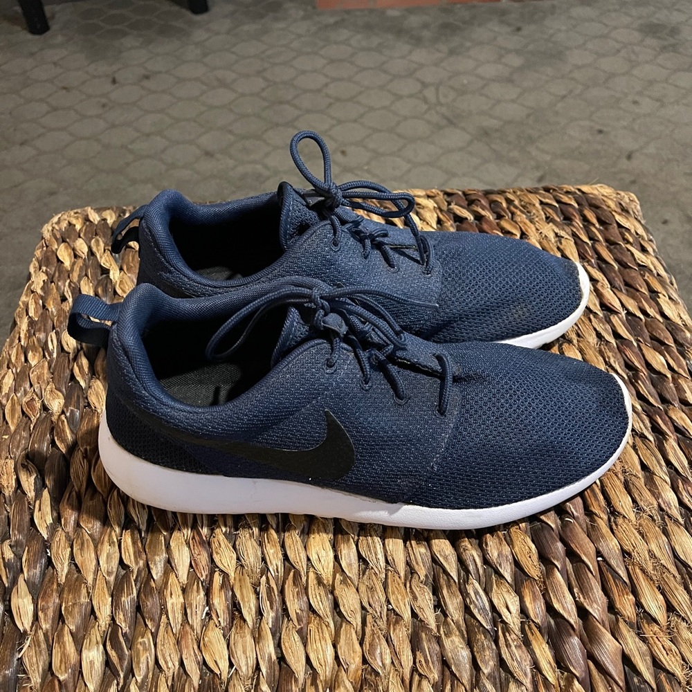 NIKE size 11